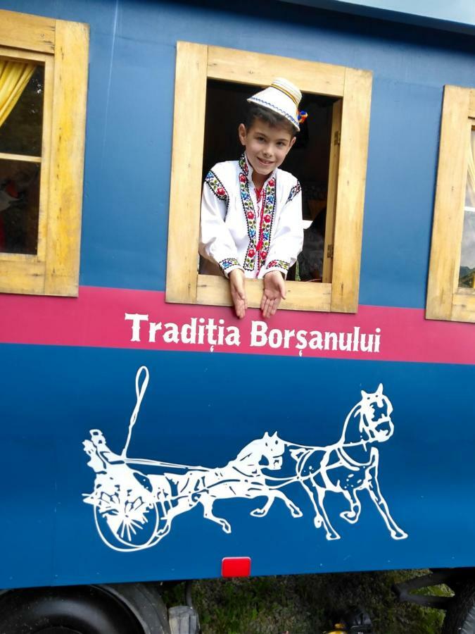 Traditia Borsanului ภายนอก รูปภาพ